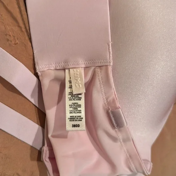 New Skims Body Wireless Strapless Bra 38DD - Picture 5 of 6